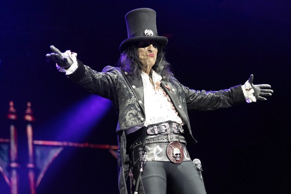 Alice Cooper live on Too close for comfort Tour at the Max-Schmeling-Halle in Berlin on 09.10.2024