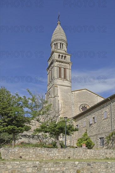 Baroque church Notre-Dame de Beauregard, Orgon, Alpilles, Alpilles, Bouches-du-Rhône, Provence,