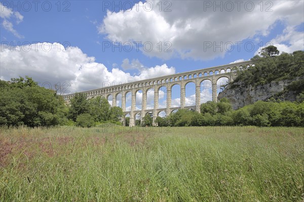 Roquefavour aqueduct built in 1847 by Canal de Marseille, viaduct, archways, Ventabren,