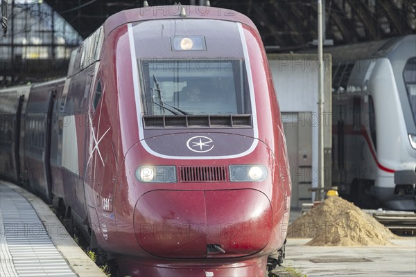 Eurostar train ready to depart for Paris, Cologne Central Station, Cologne, North Rhine-Westphalia,