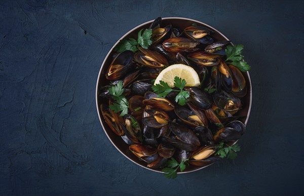 Fresh, Boiled mussels, Black Sea, with parsley and lemon, no people, top view