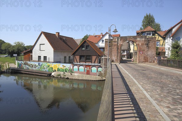Bridge with town gate and town wall over the Kinzig, Gelnhausen, Hesse, Germany, Europe