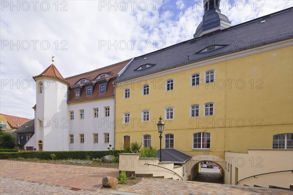 Roßwein is a small town in Saxony. The name comes from the Old Sorbian Rusavin. This goes back to