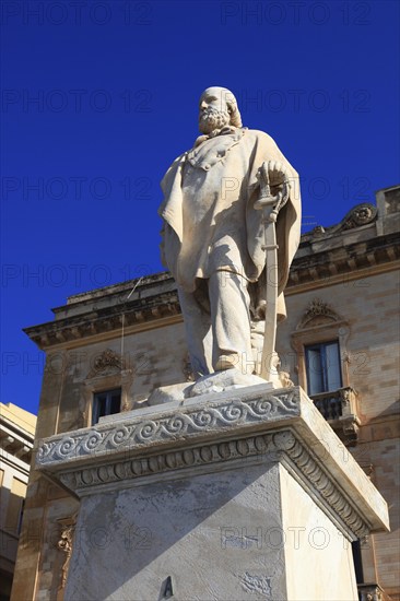 City of Trapani, Statue of Giuseppe Garibaldi in Piazza Garibaldi, Sicily, Italy, Europe