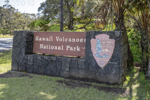 Entrance sign to Hawaii Volcanoes National Park, Big Island, Hawaii, USA, North America