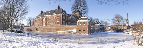 Baroque and moated castle Ahaus, today seat of the Technical Academy Ahaus, Ahaus, Münsterland,