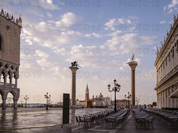 Piazetta San Marco, St Mark's Square, Doge's Palace on the left, Church of San Giorgio Maggiore in