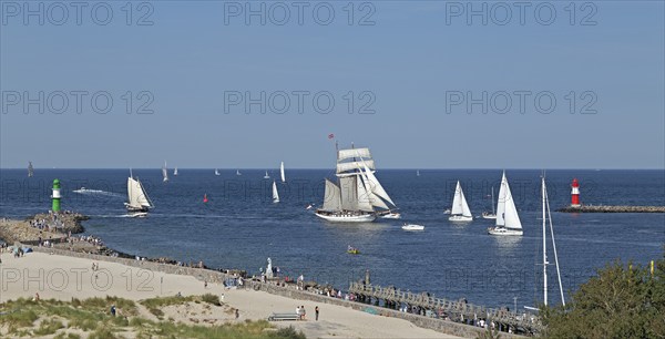 Sailing ships, pier lights, Unterwarnow, Hanse Sail, Warnemünde, Rostock, Mecklenburg-Western