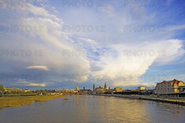 DEU Saxony Dresden Dresden Silhouette
