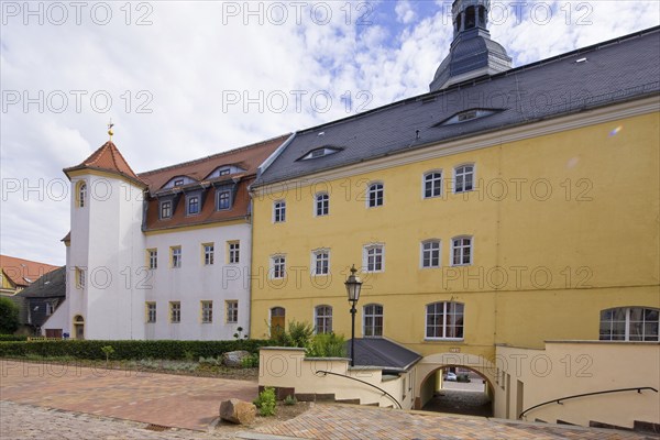 Roßwein is a small town in Saxony. The name comes from the Old Sorbian Rusavin. This goes back to
