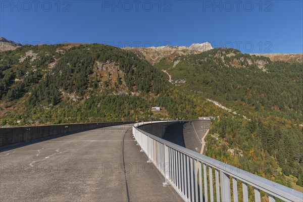 Schlegeis dam (1790m), Schlegeis reservoir, Zillertal Alps, Tyrol, Austria, Europe