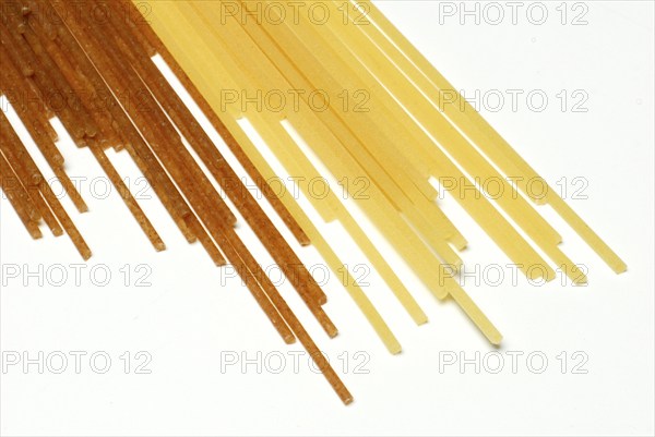 Spelt spaghetti and spaghetti made from durum wheat semolina