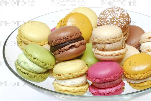 Luxemburgerli confectionery on glass bowl, macaron, speciality of Confiserie Sprüngli