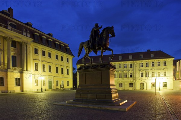 Platz der Demokratie, Carl August Memorial and Music Academy