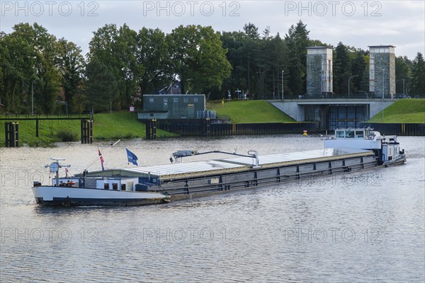 Meppen lock, cargo ship on the Dortmund-Ems Canal, Meppen, Emsland, Lower Saxony, Germany, Europe