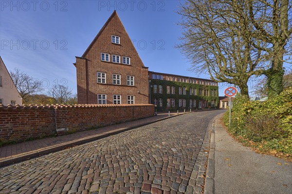 Building administration and road traffic authority, brick building, Mühlendamm, Hanseatic City of