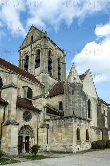 Auvers-sur-Oise. Notre-Dame-de-l'Assomption church painted by Vincent Van Gogh. Val-d'Oise