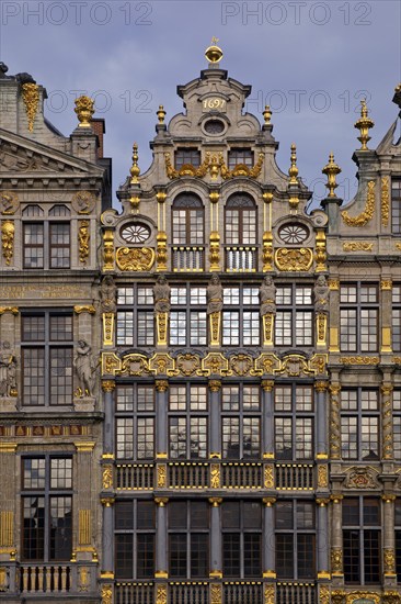 Baroque façade of the guild house Le Sac, guild of carpenters, joiners and coopers, Grand-Place,