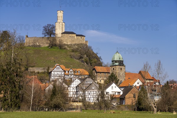 Town view with Protestant town church, half-timbered houses and Felsburg castle, Felsberg,