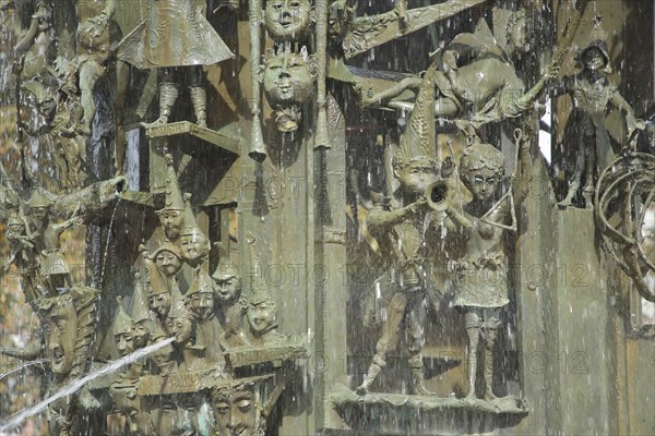 Sculptures at the carnival fountain by Blasius Spreng 1963, carnival, fountain, detail, water jets,