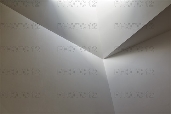 Modern architecture without right angles, ceiling construction, interior photograph, Oceanario de