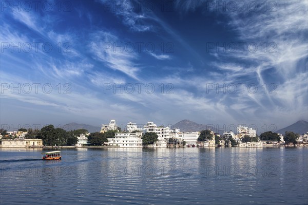 View of lake Pichola in Udaipur, Rajasthan, India, Asia