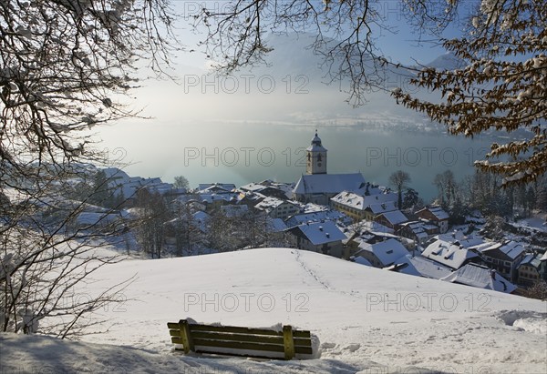 Winter landscape, church Sankt Wolfgang am Wolfgangsee, Salzkammergut, Land Salzburg, Austria,