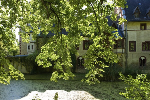 The castle, which developed from a medieval moated castle with towers, curtain wall and moat and