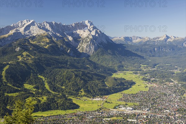 Panorama from Wank, 1780m, onto the Wetterstein Mountains with Alpspitze 2628m, Jubiläumsgrat and