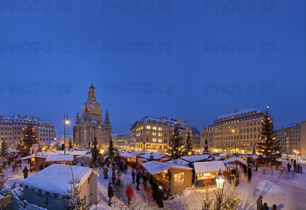 Christmas market on the Neumarkt