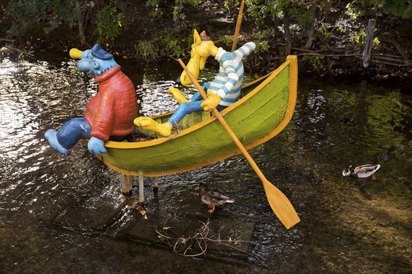 Figure of Käpt'n Blaubär and Hein Blöd on the river Gera, Erfurt, home of the children's channel