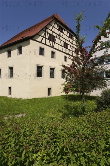 Building ensemble Münsingen Castle, on the left Old Castle, fruit box, town castle built around