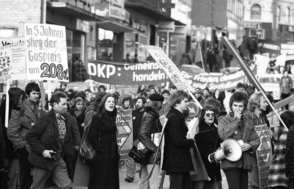 DKP supporters and functionaries demonstrated for a price freeze of communal and general prices on