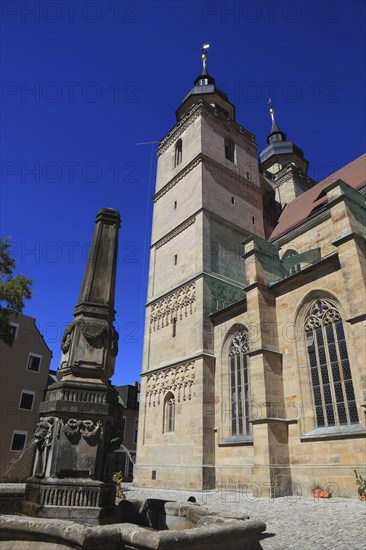 The city church, Holy Trinity, and the obelisk fountain in the city centre, Bayreuth, Upper