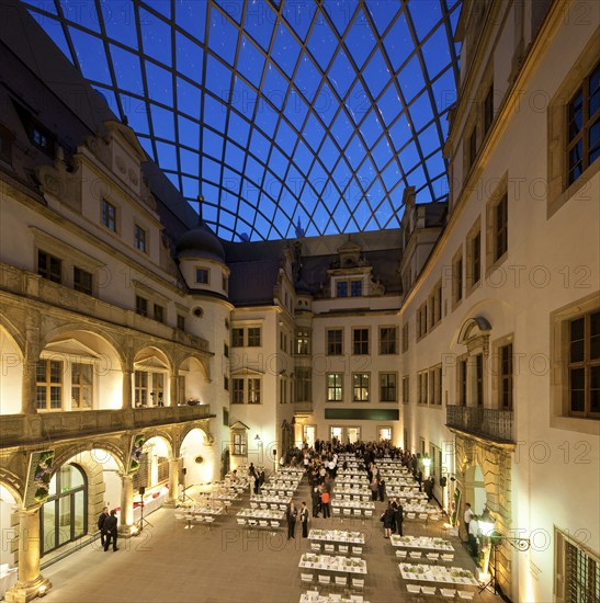 Residential palace small courtyard