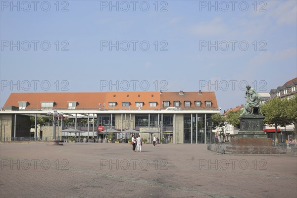 Market Square with Brothers Grimm Monument, Brothers, Hanau, Hesse, Germany, Europe