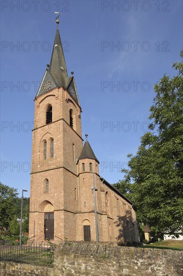 Neo-Gothic Protestant Church in Hirschhorn, Neckar, Neckar Valley, Odenwald, Hesse, Germany, Europe