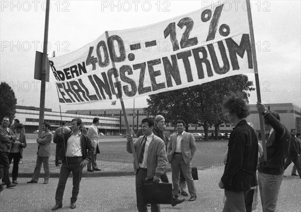 Rally of the Chemical, Paper and Ceramics Workers' Union in the collective bargaining dispute on 16