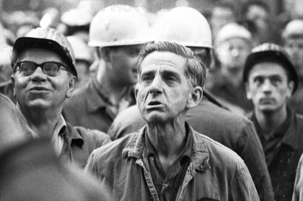 With a siege and temporary occupation of the Hoesch AG headquarters on 11.9.1969, spontaneous