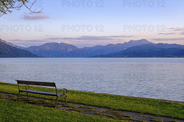 Resting bench, Weyregg am Attersee lido, Salzkammergut, Upper Austria, Austria, Europe