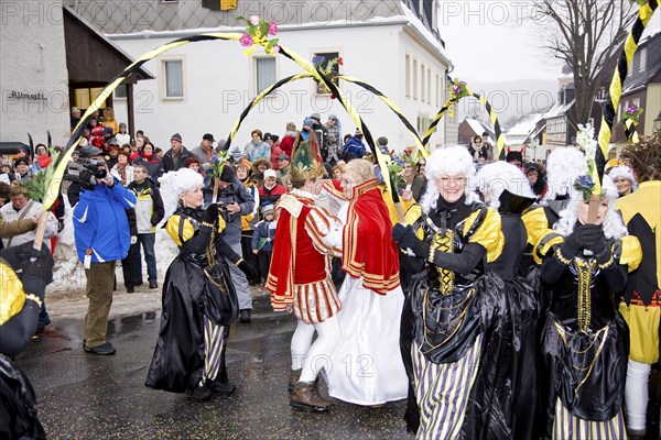 The ski and ice carnival in Geising is one of the highlights of the winter season in the Ore