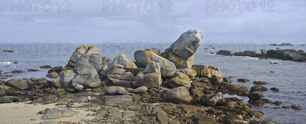 Rocky Kerlouan coastline at Menez Ham, Menez Hom, Brittany, France, Europe