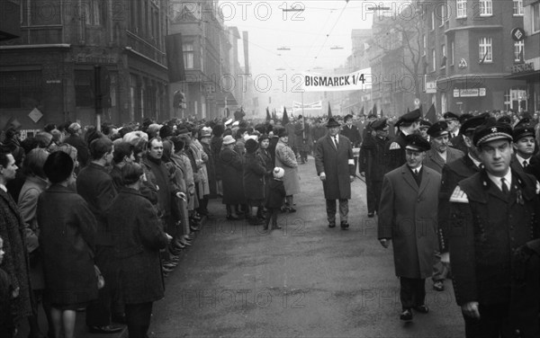 With black flags, miners of the Bismarck colliery and their relatives demonstrated against the