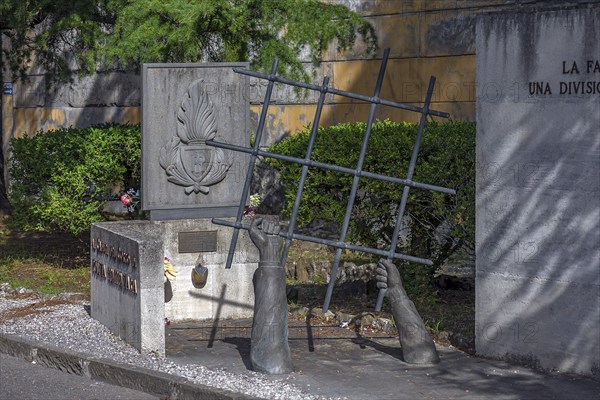 Military grave at the Staglieno Monumental Cemetery, Cimitero Monumentale di Staglieno, Piazzale
