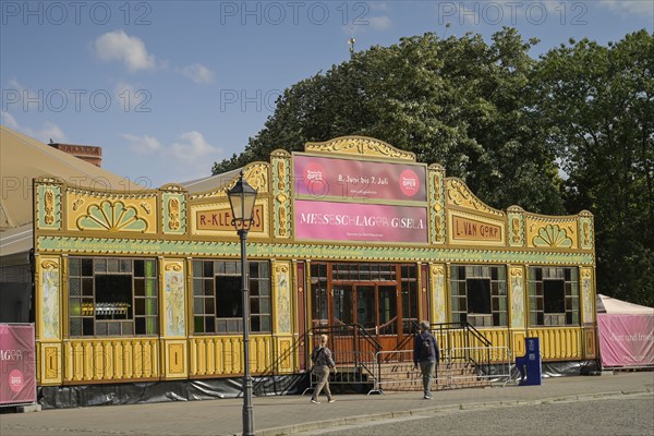 Tent at the Rotes Rathaus, Komische Oper Berlin, Messeschlager Gisela, Mitte, Berlin, Germany,