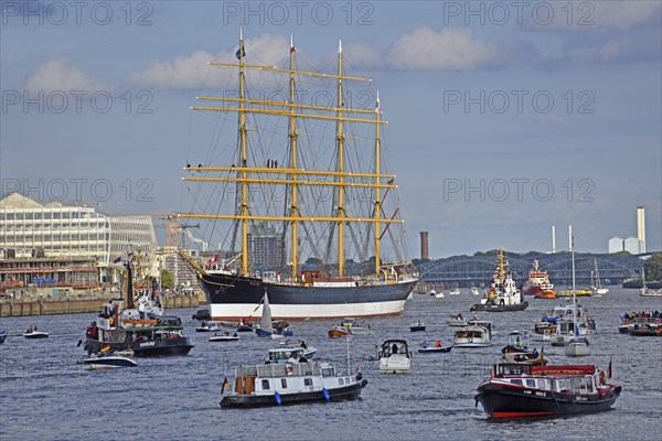 Europe, Germany, Hanseatic City of Hamburg, harbour, Elbe, arrival parade of the restored