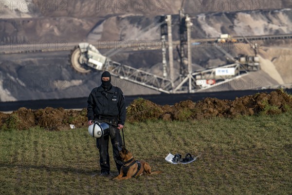 Beginning of the eviction of the Lützerath hamlet, camp of climate activists and squatters, at the