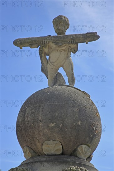 Jack with airship in arms, sculpture, miniature, ball, carry, detail, Zeppelin fountain, city