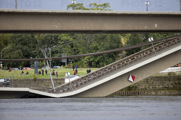 Partial collapse of the Carola Bridge in Dresden, 11/09/2024