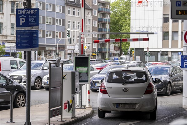 Husemannstraße car park in Gelsenkirchen, subject to charge, number plate recognition on entry, pay